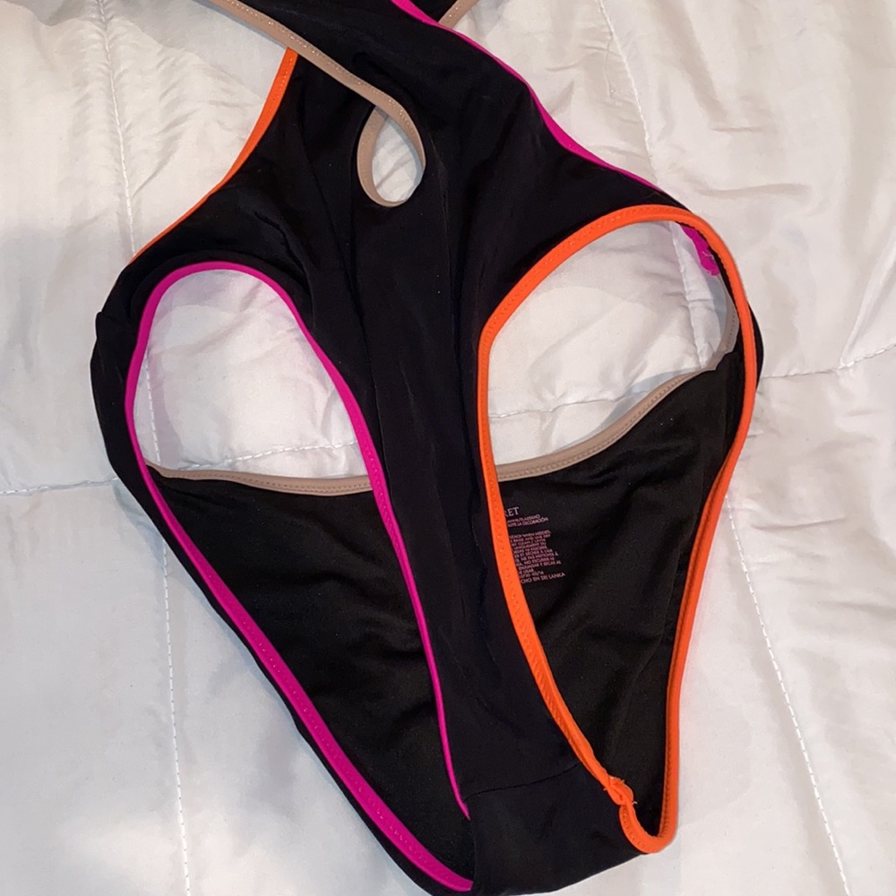 VS bikini - Picture 3 of 3